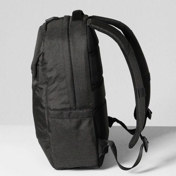 インケース Incase バックパック Crosstown Compact Backpack クロスタウン コンパクト デイパック リュックサック メンズ 22L ブラック INCO400801-BLK / 137243053005 | ブランド [正規取扱店]