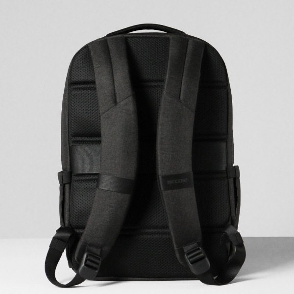 インケース Incase バックパック Crosstown Compact Backpack クロスタウン コンパクト デイパック リュックサック メンズ 22L ブラック INCO400801-BLK / 137243053005 | ブランド [正規取扱店]