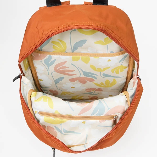 Wpc. Patterns ダブリュピーシー パターンズ  バックパック 1Pリュック Petale メンズ レディース バッグ ポーチ付き 撥水 17L 各色 31027 | ブランド [正規取扱店]