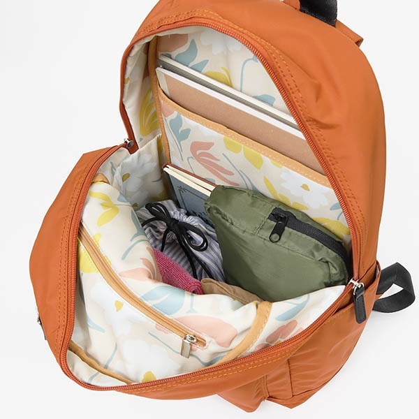 Wpc. Patterns ダブリュピーシー パターンズ  バックパック 1Pリュック Petale メンズ レディース バッグ ポーチ付き 撥水 17L 各色 31027 | ブランド [正規取扱店]