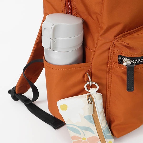 Wpc. Patterns ダブリュピーシー パターンズ  バックパック 1Pリュック Petale メンズ レディース バッグ ポーチ付き 撥水 17L 各色 31027 | ブランド [正規取扱店]