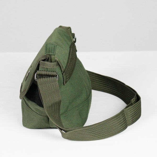 アヴィレックス AVIREX ショルダーバッグ EAGLE メンズ ミニショルダー ブルーエンジェルズ 4.2L 各色 AVX3520K | ブランド [正規取扱店]