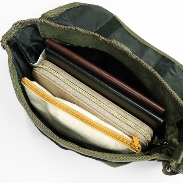 アヴィレックス AVIREX ショルダーバッグ EAGLE メンズ ミニショルダー ブルーエンジェルズ 4.2L 各色 AVX3520K | ブランド [正規取扱店]