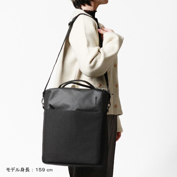 インケース Incase ショルダーバッグ A.R.C. Tech Tote エーアール