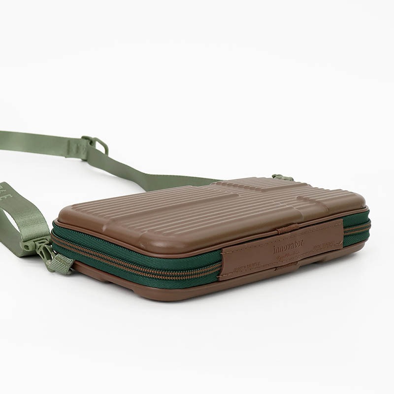 イノベーター innovator パスポートケース Travel Accessory トラベルアクセサリー 2way ポーチ ミニ ショルダーバッグ 小物入れ 小型 斜めがけ RFID スキミング防止 旅行 出張 軽量 PASS-25 | ブランド [正規取扱店]