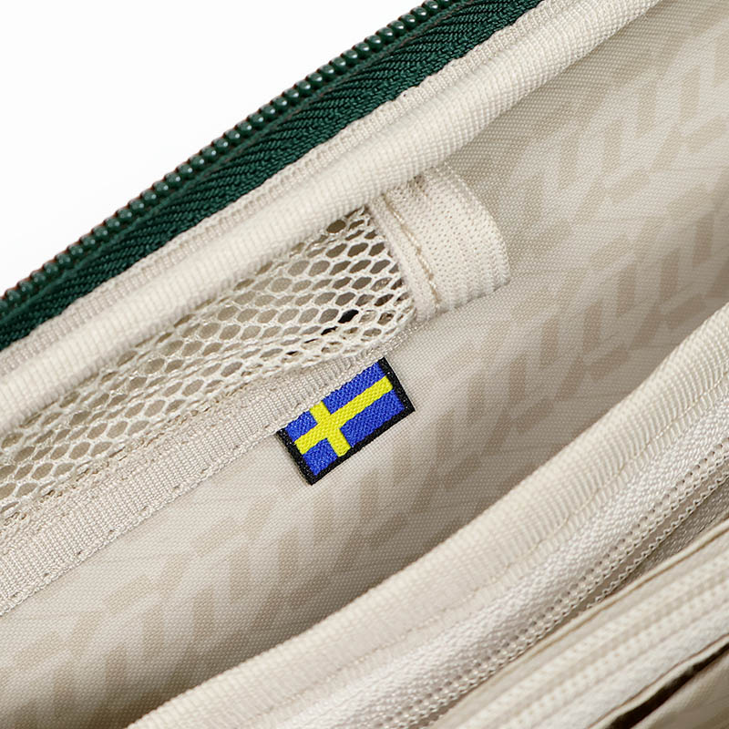 イノベーター innovator パスポートケース Travel Accessory トラベルアクセサリー 2way ポーチ ミニ ショルダーバッグ 小物入れ 小型 斜めがけ RFID スキミング防止 旅行 出張 軽量 PASS-25 | ブランド [正規取扱店]