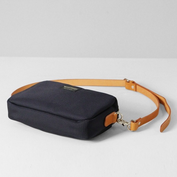 ワンダーバゲージ WONDER BAGGAGE ショルダーバッグ SHOULDER Sサイズ