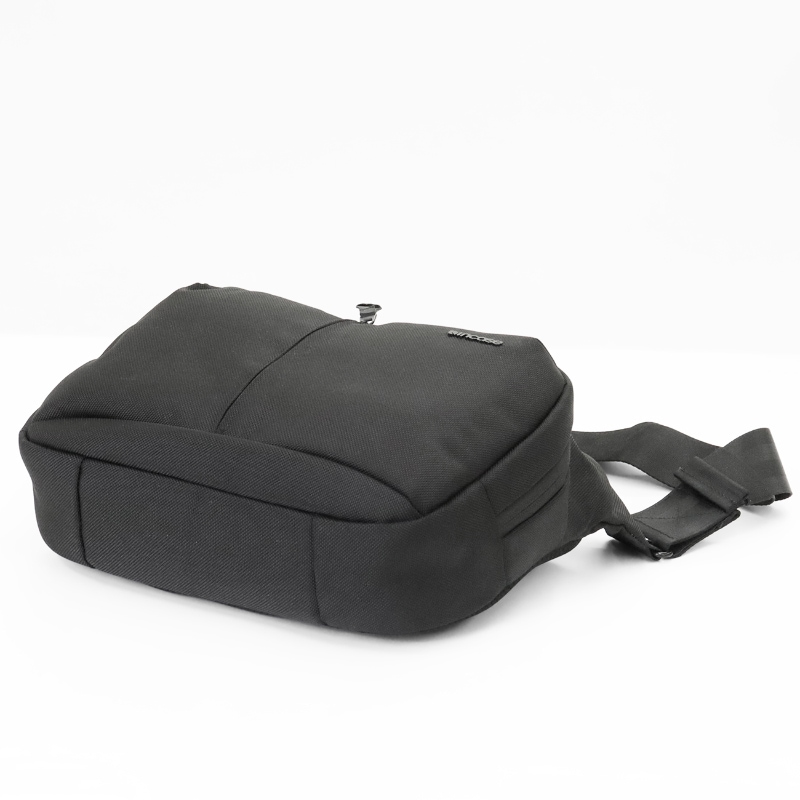 インケース Incase スリングバッグ Tracks Sling トラックス スリング
