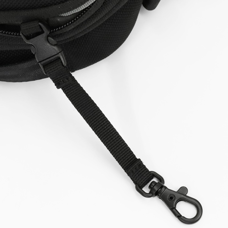 インケース Incase ショルダーバッグ Tracks Small Shoulder Pouch トラックス スモール ショルダー ポーチ メンズ レディース 斜め掛け 2L ブラック INCO250011-BLK / 137253053001 | ブランド [正規取扱店]