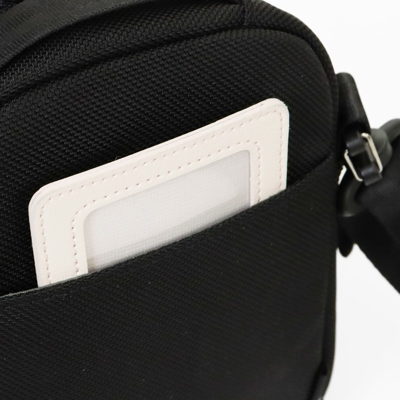 インケース Incase ショルダーバッグ Tracks Small Shoulder Pouch トラックス スモール ショルダー ポーチ メンズ レディース 斜め掛け 2L ブラック INCO250011-BLK / 137253053001 | ブランド [正規取扱店]