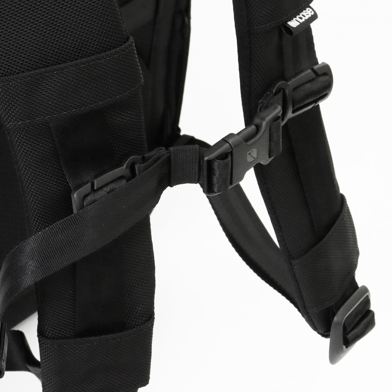 インケース Incase バックパック Tracks Backpack トラックス デイパック リュック キャリーオン対応 メンズ レディース 25L ブラック INBP100752-BLK / 137242053003 | ブランド [正規取扱店]