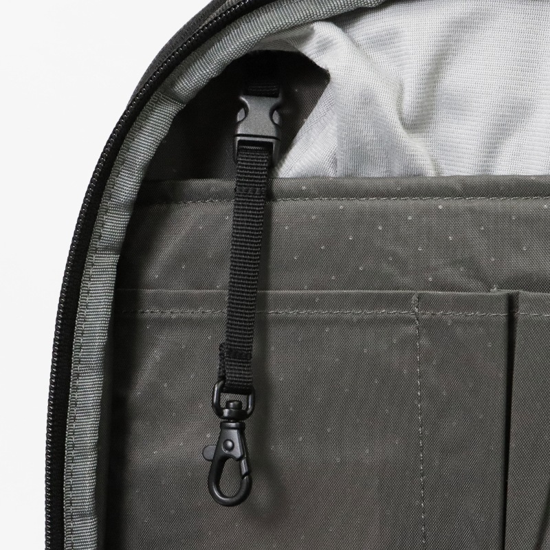 インケース Incase バックパック Tracks Backpack トラックス デイパック リュック キャリーオン対応 メンズ レディース 25L ブラック INBP100752-BLK / 137242053003 | ブランド [正規取扱店]