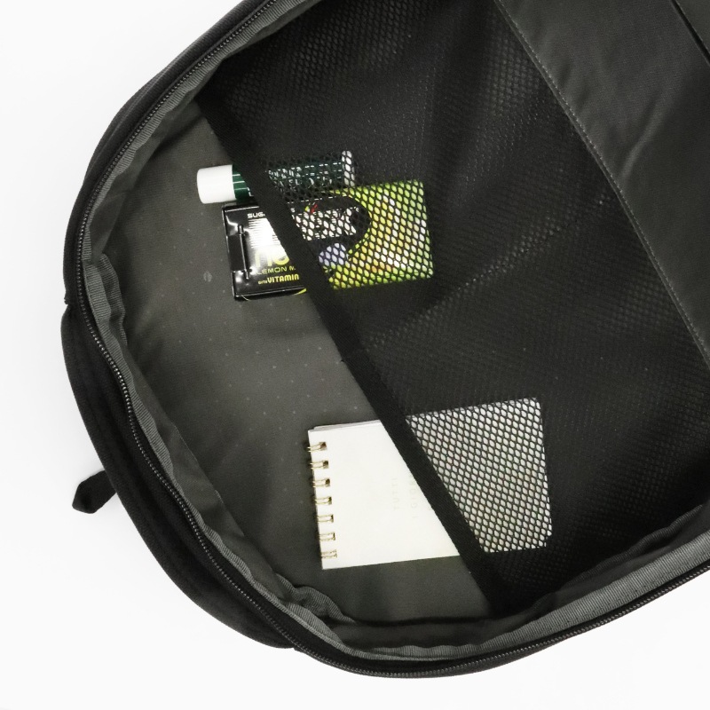 インケース Incase バックパック Tracks Backpack トラックス デイパック リュック キャリーオン対応 メンズ レディース 25L ブラック INBP100752-BLK / 137242053003 | ブランド [正規取扱店]