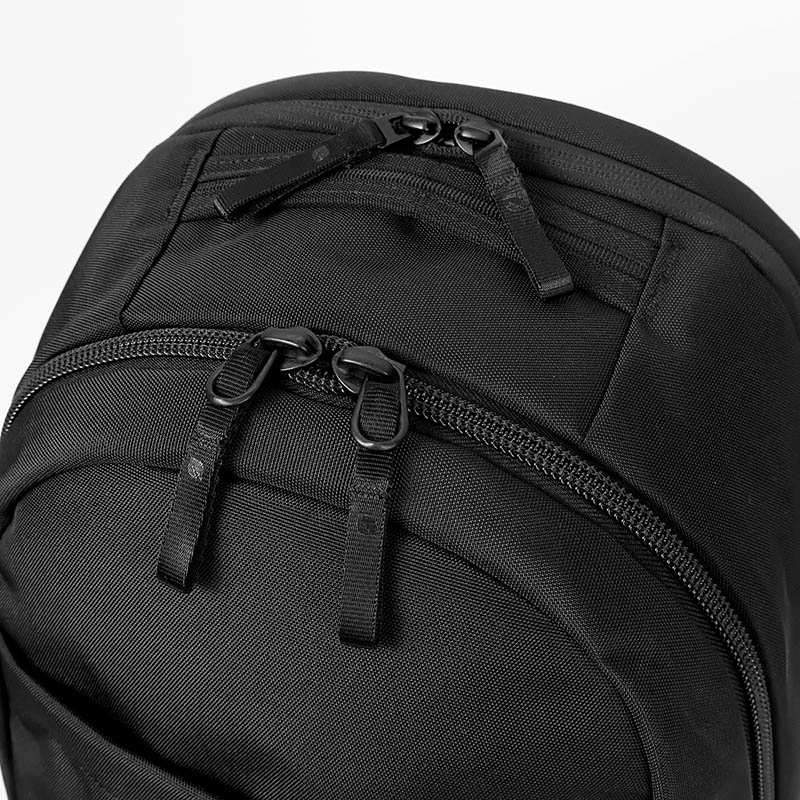 インケース Incase バックパック Grid Backpack グリッド デイパック リュック キャリーオン対応 メンズ レディース 23L ビジネス 軽量 撥水 ブラック INCO500101-BLK / 137265053001 | ブランド [正規取扱店]