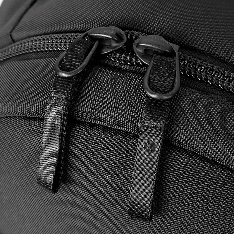 インケース Incase バックパック Grid Backpack グリッド デイパック リュック キャリーオン対応 メンズ レディース 23L ビジネス 軽量 撥水 ブラック INCO500101-BLK / 137265053001 | ブランド [正規取扱店]