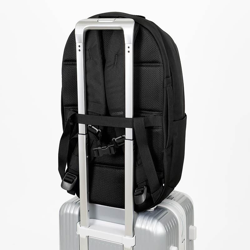 インケース Incase バックパック Grid Backpack グリッド デイパック リュック キャリーオン対応 メンズ レディース 23L ビジネス 軽量 撥水 ブラック INCO500101-BLK / 137265053001 | ブランド [正規取扱店]