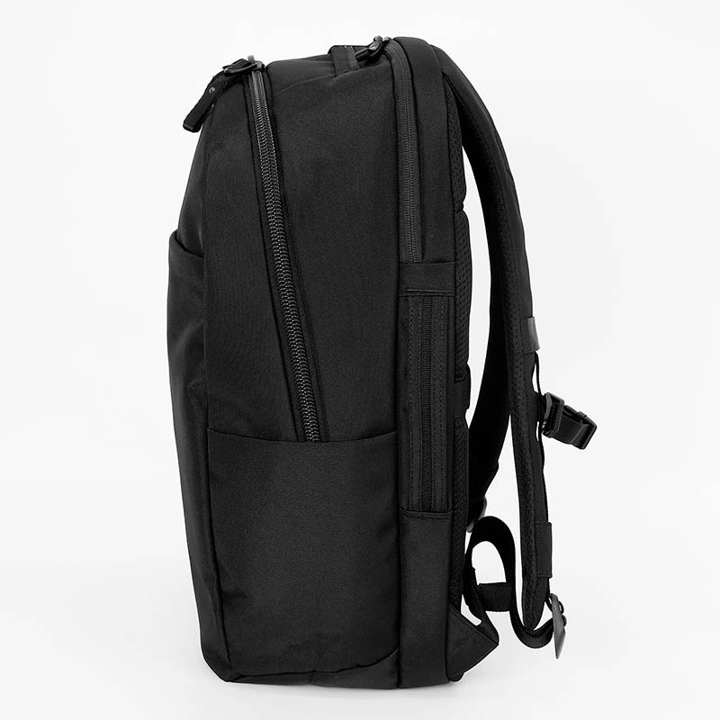 インケース Incase バックパック Grid Backpack グリッド デイパック リュック キャリーオン対応 メンズ レディース 23L ビジネス 軽量 撥水 ブラック INCO500101-BLK / 137265053001 | ブランド [正規取扱店]