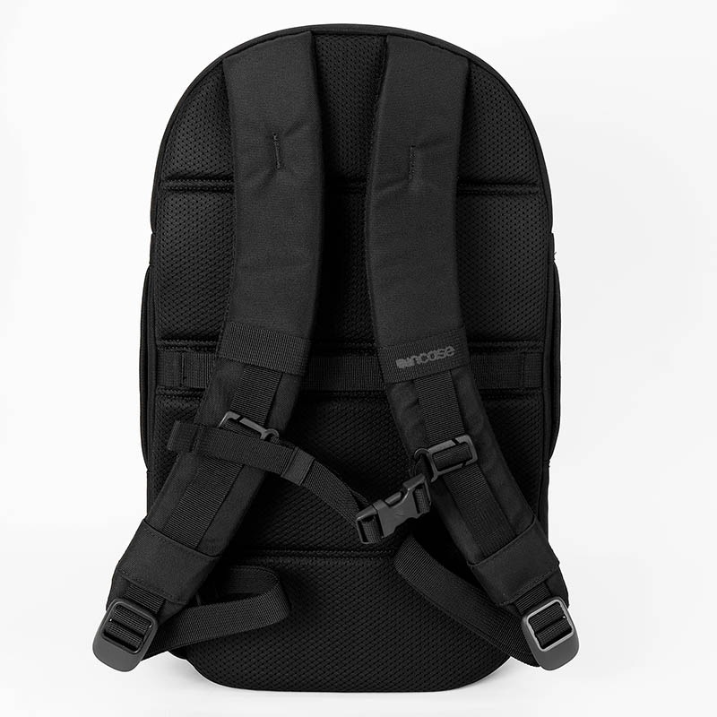 インケース Incase バックパック Grid Backpack グリッド デイパック リュック キャリーオン対応 メンズ レディース 23L ビジネス 軽量 撥水 ブラック INCO500101-BLK / 137265053001 | ブランド [正規取扱店]