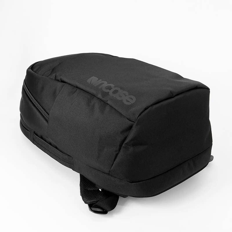インケース Incase バックパック Grid Backpack グリッド デイパック リュック キャリーオン対応 メンズ レディース 23L ビジネス 軽量 撥水 ブラック INCO500101-BLK / 137265053001 | ブランド [正規取扱店]