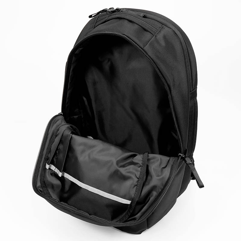 インケース Incase バックパック Grid Backpack グリッド デイパック リュック キャリーオン対応 メンズ レディース 23L ビジネス 軽量 撥水 ブラック INCO500101-BLK / 137265053001 | ブランド [正規取扱店]