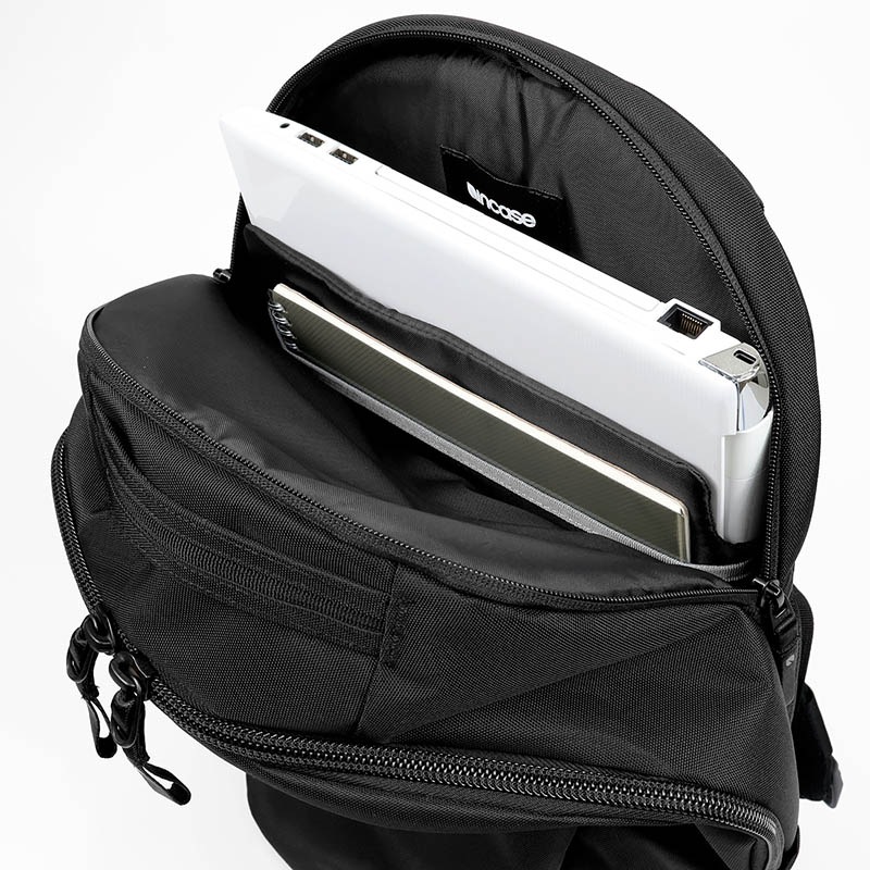 インケース Incase バックパック Grid Backpack グリッド デイパック リュック キャリーオン対応 メンズ レディース 23L ビジネス 軽量 撥水 ブラック INCO500101-BLK / 137265053001 | ブランド [正規取扱店]