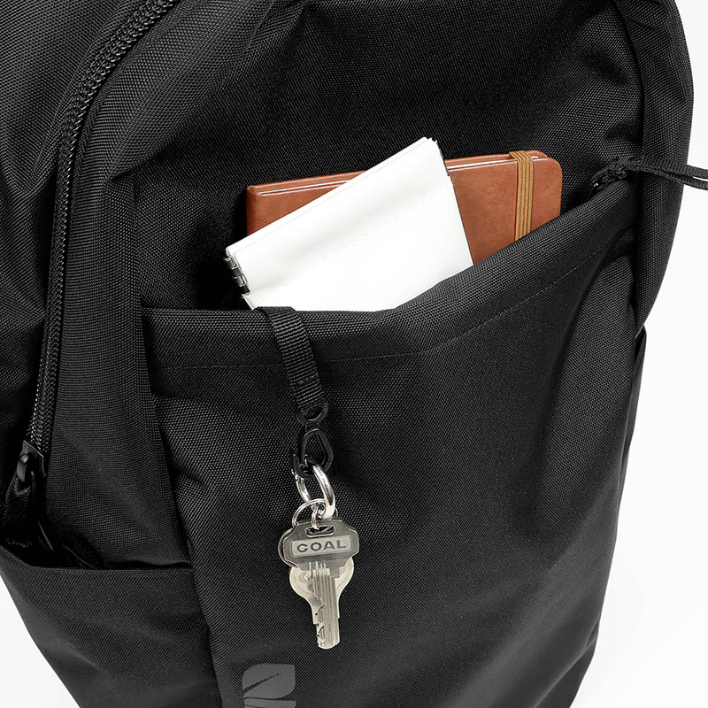 インケース Incase バックパック Grid Backpack グリッド デイパック リュック キャリーオン対応 メンズ レディース 23L ビジネス 軽量 撥水 ブラック INCO500101-BLK / 137265053001 | ブランド [正規取扱店]
