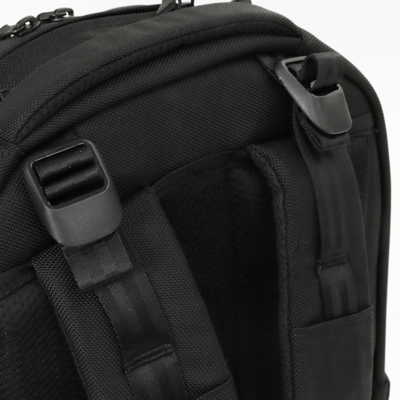 インケース Incase バックパック Tracks Backpack トラックス デイパック リュック キャリーオン対応 メンズ レディース 18L ブラック INBP100751-BLK / 137242053002 | ブランド [正規取扱店]
