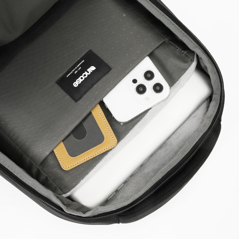 インケース Incase バックパック Tracks Backpack トラックス デイパック リュック キャリーオン対応 メンズ レディース 18L ブラック INBP100751-BLK / 137242053002 | ブランド [正規取扱店]