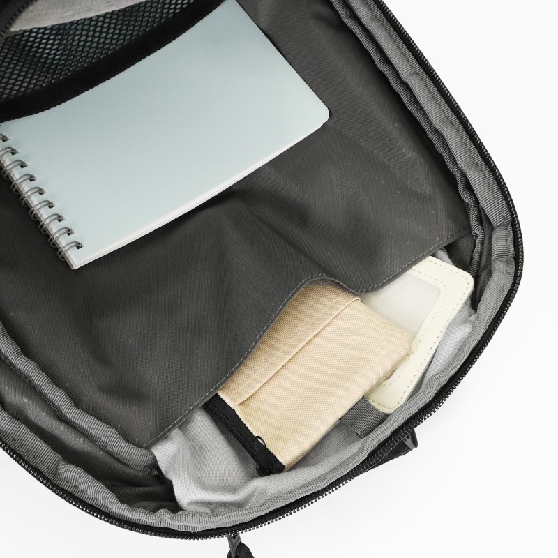 インケース Incase バックパック Tracks Backpack トラックス デイパック リュック キャリーオン対応 メンズ レディース 18L ブラック INBP100751-BLK / 137242053002 | ブランド [正規取扱店]