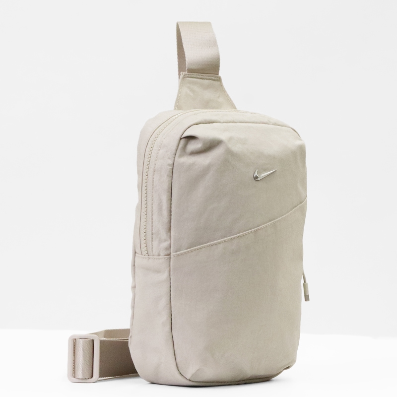 ナイキ NIKE ボディバッグ オーラ Aura クロスボディバッグ メンズ レディース ショルダーバッグ 斜め掛け 5L スポーツ アウトドア 旅行 軽量 ロゴ 2026年秋 新作 クリーム HF7038-236 | ブランド [正規取扱店]