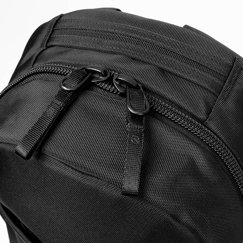 インケース Incase バックパック Grid Backpack グリッド デイパック リュック キャリーオン対応 メンズ レディース 18L ビジネス 軽量 撥水 ブラック INCO500102-BLK / 137265053003 | ブランド [正規取扱店]