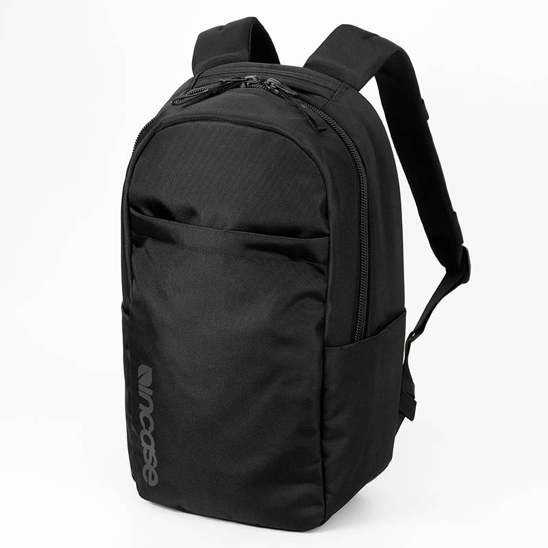 インケース Incase バックパック Grid Backpack グリッド デイパック リュック キャリーオン対応 メンズ レディース 18L ビジネス 軽量 撥水 ブラック INCO500102-BLK / 137265053003 | ブランド [正規取扱店]