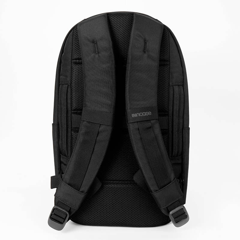 インケース Incase バックパック Grid Backpack グリッド デイパック リュック キャリーオン対応 メンズ レディース 18L ビジネス 軽量 撥水 ブラック INCO500102-BLK / 137265053003 | ブランド [正規取扱店]