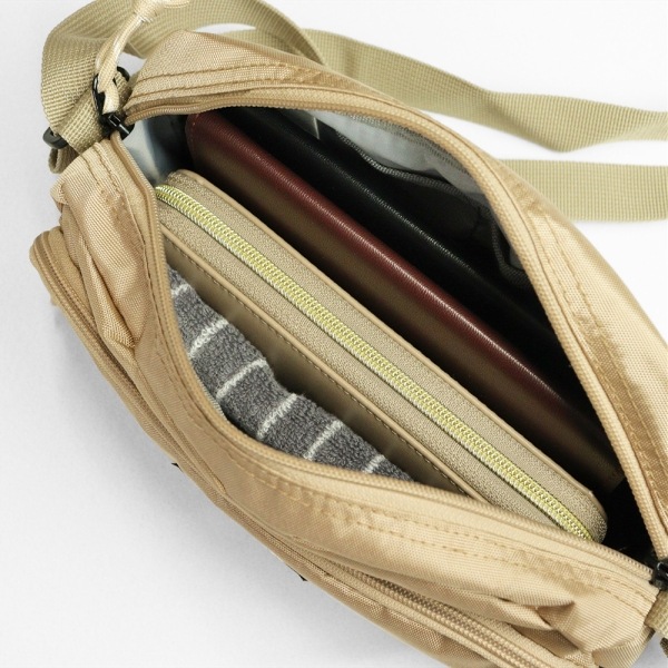 コロンビア Columbia ショルダーバッグ Broad Off City ミニショルダー メンズ レディース ロゴ PU8630 | ブランド [正規取扱店]