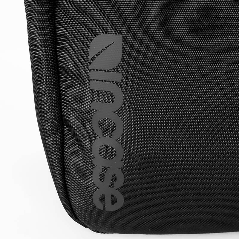 インケース Incase ショルダーバッグ Grid Shoulder Bag グリッド 2Way メンズ レディース 斜め掛け バッグ 15L  軽量 撥水 ロゴ ブラック INCO500104-BLK / 137265053007 | ブランド [正規取扱店]