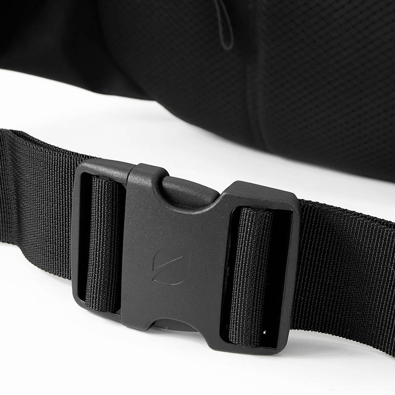 インケース Incase ボディバッグ Grid Waist Bag グリッド 3Way ウエストバッグ メンズ レディース 斜め掛け ミニバッグ 3.5L 軽量 撥水 ロゴ ブラック INCO500105-BLK / 137265053009 | ブランド [正規取扱店]
