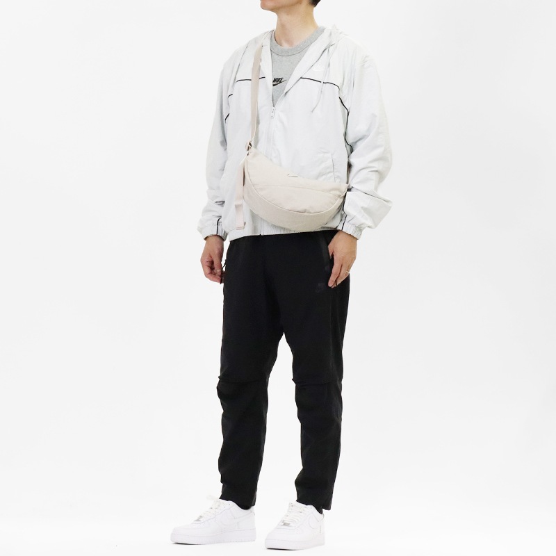 ナイキ NIKE ショルダーバッグ オーラ クレセント AURA CRESCENT クロスボディバッグ メンズ レディース 斜め掛け ミニバッグ ミニショルダー 軽量 ロゴ 4L 2026年秋 新作 クリーム HQ4370-236 | ブランド [正規取扱店]