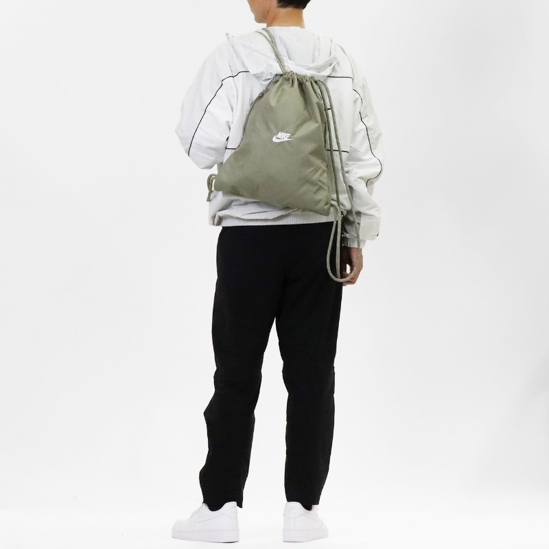 ナイキ NIKE ナップサック ドローコードバッグ ヘリテージ HERITAGE 2.0 メンズ レディース ジムサック リュック ドローストリング パッカブル 巾着型 体操着 サブバッグ ロゴ 軽量 12L 2026年秋 新作 IB4356-320 | ブランド [正規取扱店]