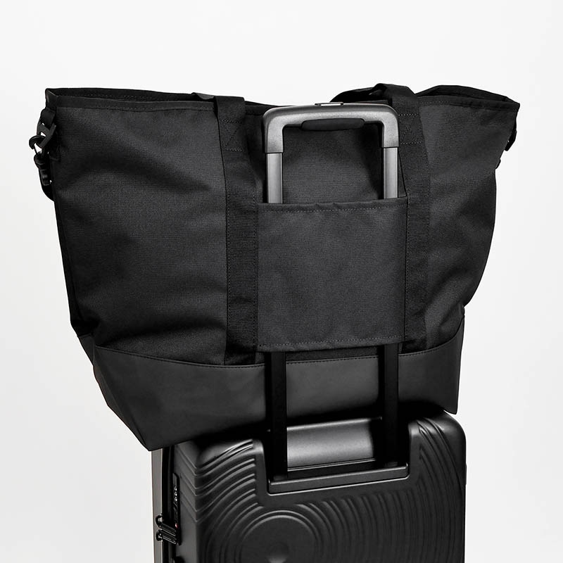 ナイキ NIKE トートバッグ ヘリテージ ユージーン HERITAGE EUGENE メンズ レディース 63L 特大トート 2way ショルダー バッグ 通勤 通学 スポーツ アウトドア 旅行 大容量 軽量 ロゴ 2026年秋 新作 IB4366-010 | ブランド [正規取扱店]