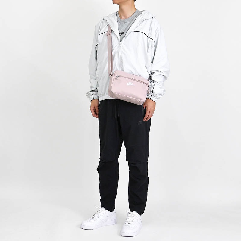 ナイキ NIKE ショルダーバッグ ヘリテージ HERITAGE 2.0 クロスボディバッグ メンズ レディース 斜め掛け ミニバッグ ミニショルダー 4L 軽量 ロゴ 2026年秋 新作 パーティクルローズ IB4378-627 | ブランド [正規取扱店]