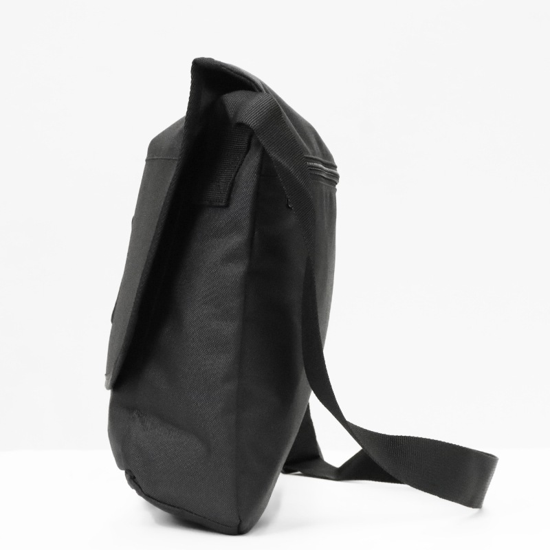 プーマ PUMA ショルダーバッグ BUZZ バズ メッセンジャーバック 6L メンズ レディース 通勤 通学 スクールバッグ スクバ スポーツ アウトドア 斜め掛け 軽量 ロゴ 2026秋冬 新作 092556 | ブランド [正規取扱店]