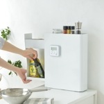 二段調味料ストッカー スライド式 キッチン 洗面台 コンロ 横 スリムサイズ すき間収納 スパイスラック ボトルストッカー マグネット 一人暮らし 折り目 調味料 ドレッシング 音がしない 白 ホワイト シンプル 収納 ストッカー