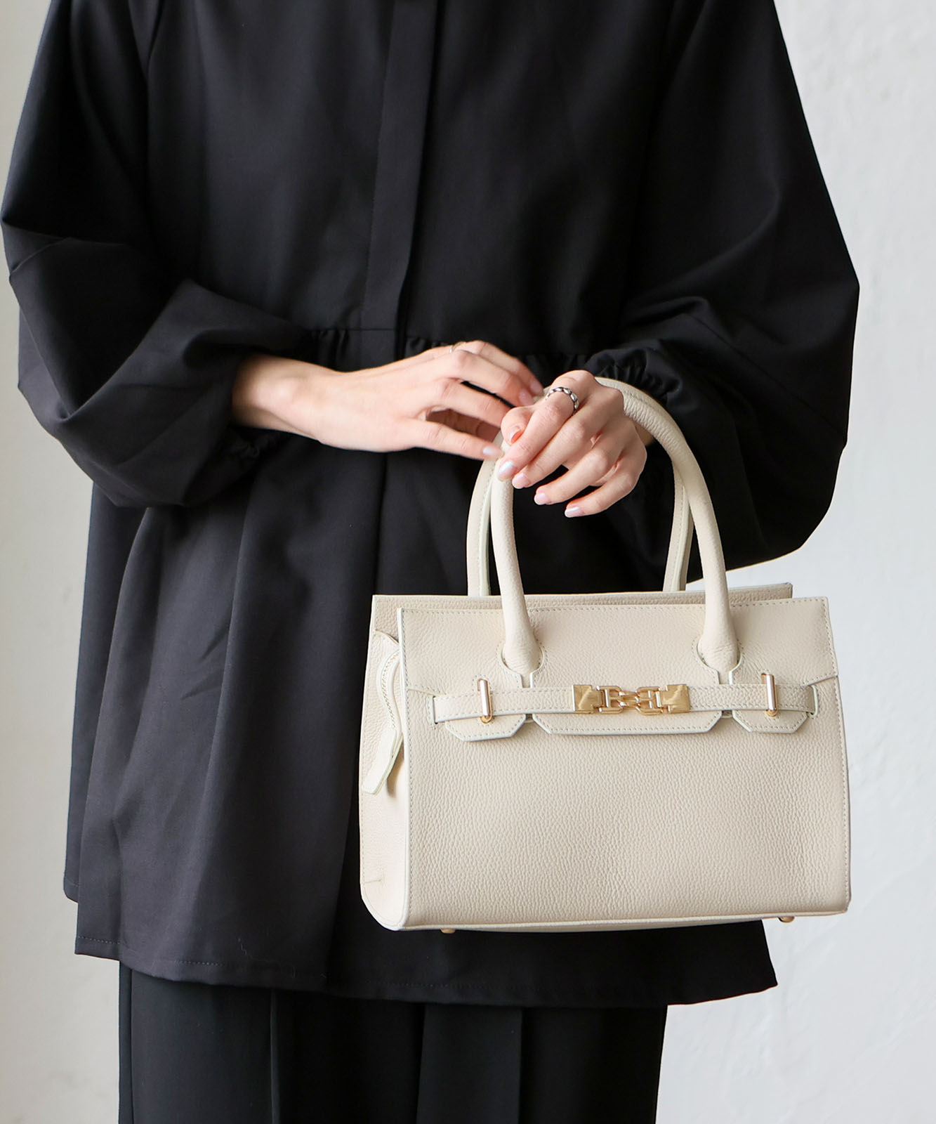 本牛革ベルトデザインスクエアミニバッグ | バッグ,ハンドバッグ