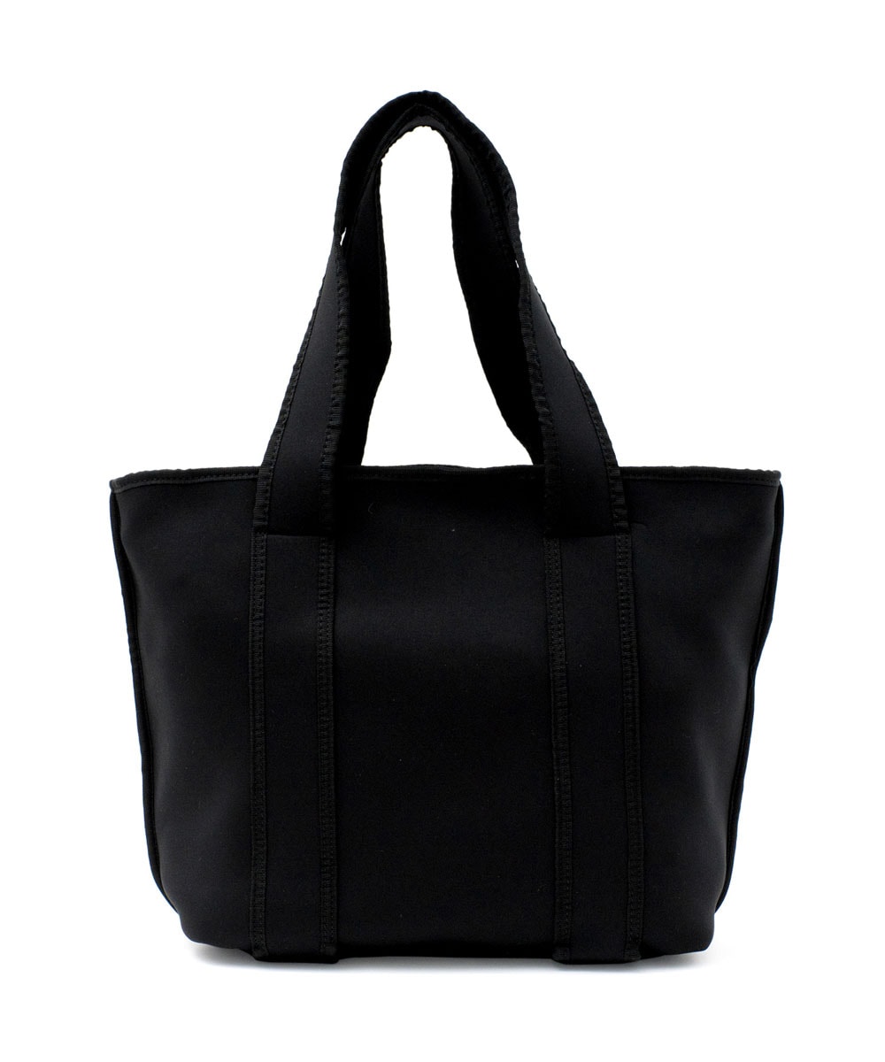 ●【極美品✨️】ネオプレン素材 コールハーン デイパック ピンク 大容量 完売 ○【極美品✨️】ネオプレン素材 コールハーン デイパック