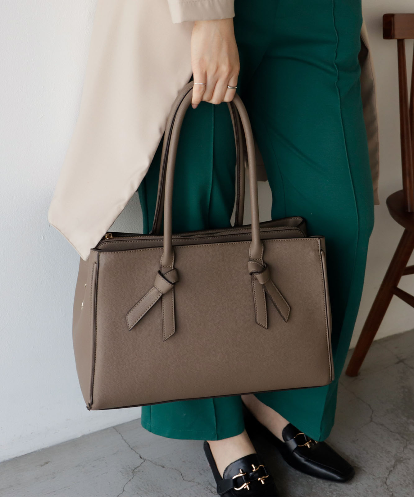 【Self-Portrait】リボンチャーム付き 本革トートバッグ 2way Self-Portrait】リボンチャーム付き 本革トートバッグ 2way