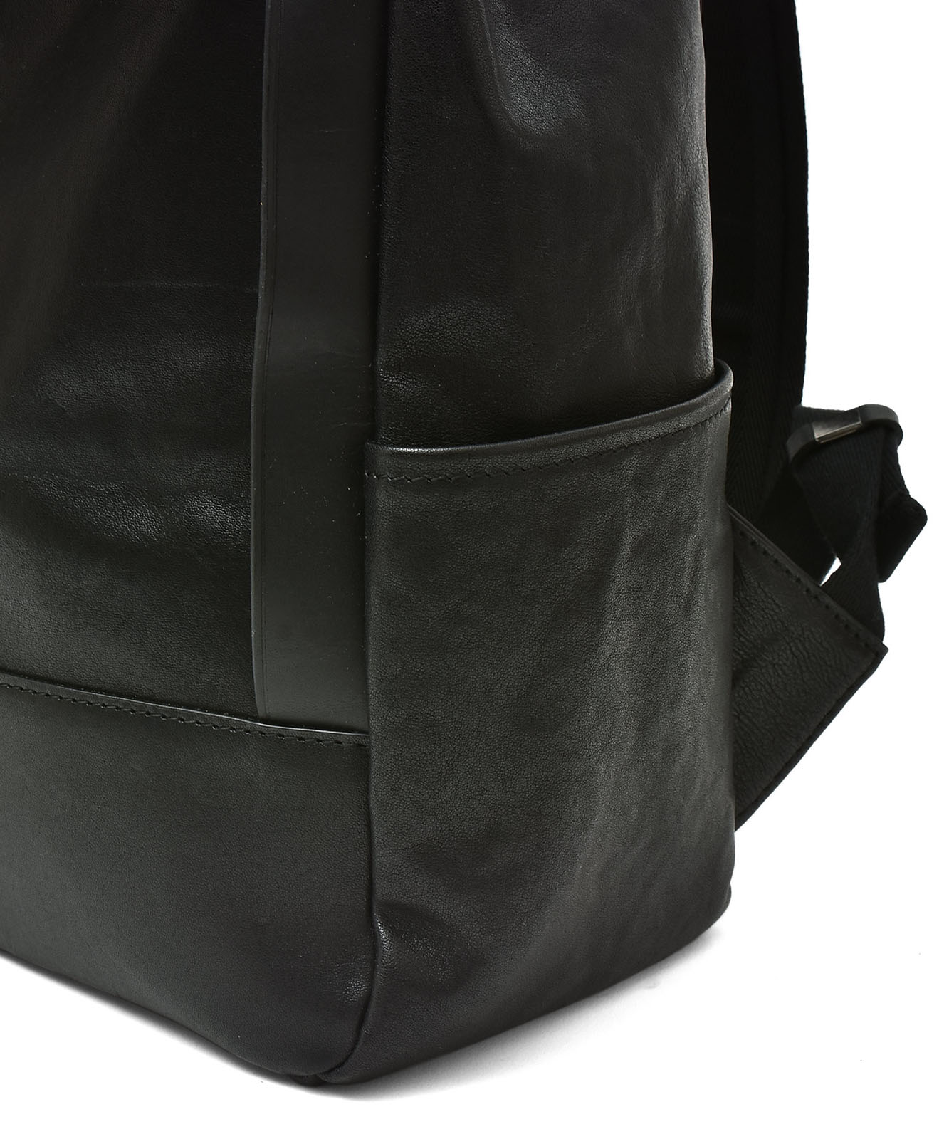 【aroco/アロコ】イタリアンレザー8ポケットフラップリュックサック　ブラック ヴィータフェリーチェ VitaFelice 【イタリアンレザー】8