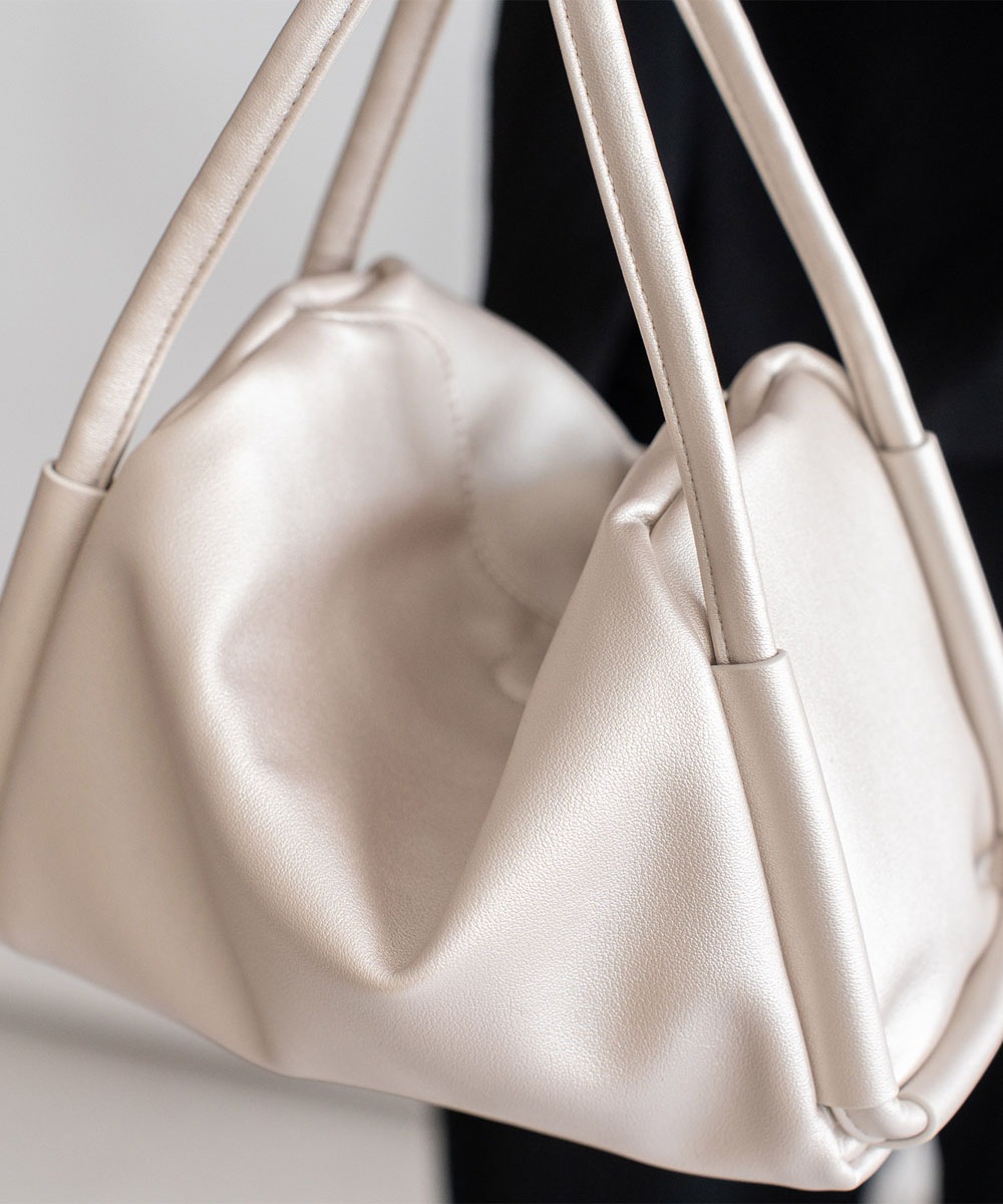 ホワイトレザー ショルダーバッグ ヌーヴォラ】ミニレザーショルダーバッグ 本革 S（商品番号：P25