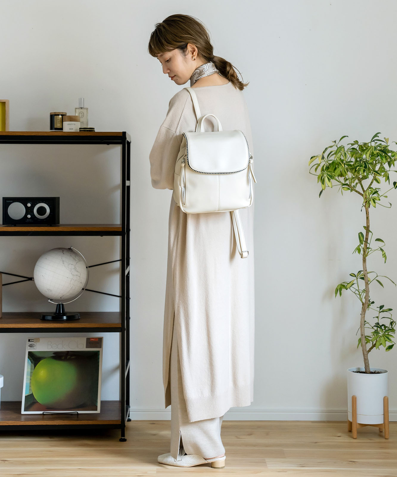 グラタンテ ボールスタッズ 3スペース ミニリュック レディース 通勤 リュック グラタンテ ボールスタッズ 3スペース ミニリュック レディース