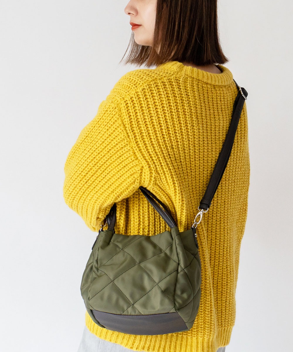 ★lululemon★ぷっくり（ナイロン）キルト★2WAY★ミニトート★ ☆lululemon☆ぷっくり（ナイロン）キルト☆2WAY☆ミニトート