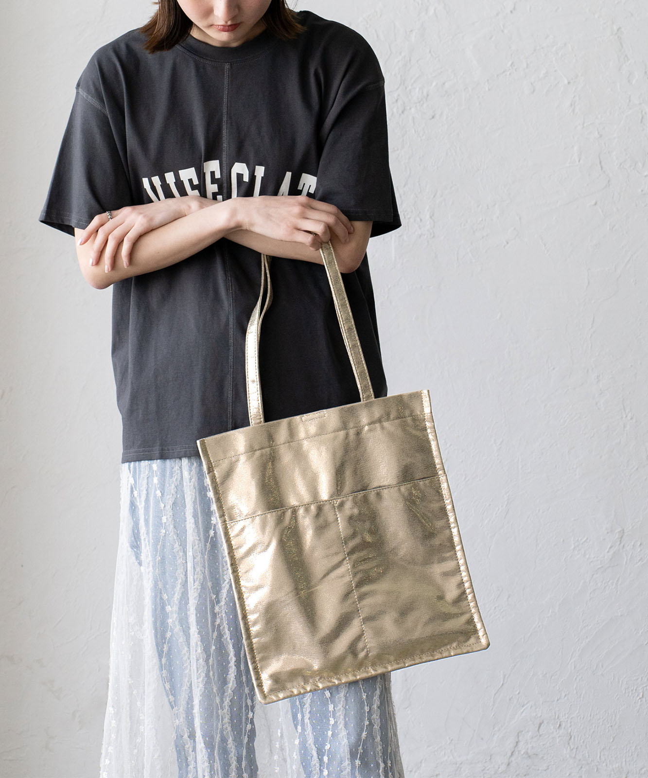 ♡専用♡  縦型バッグ（大）　ふりる付きトートバッグ（大）　ハンドメイド 縦型グリッタートートバッグ | バッグ,トートバッグ,フェイク